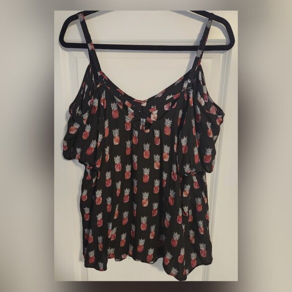 Torrid Black Pineapple Crush Cold Shoulder Top Plus Size 0 - NWOT - Picture 3 of 7